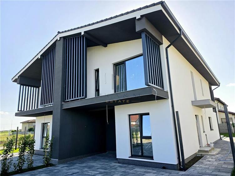 Duplex cu 4 camere cu Canalizare în Dumbrăvița