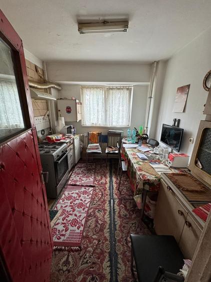 Apartament cu 2 camere semidecomandat în Militari