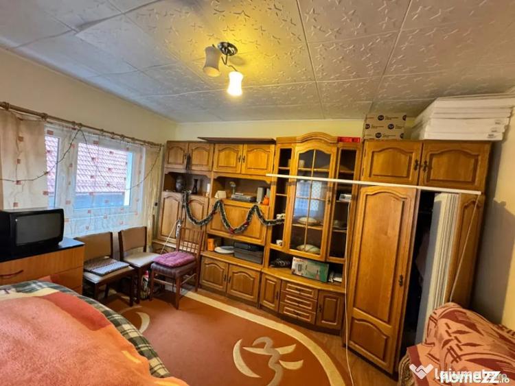 Casă cu 3 camere cu Teren 400 Mp în Valea Roșie