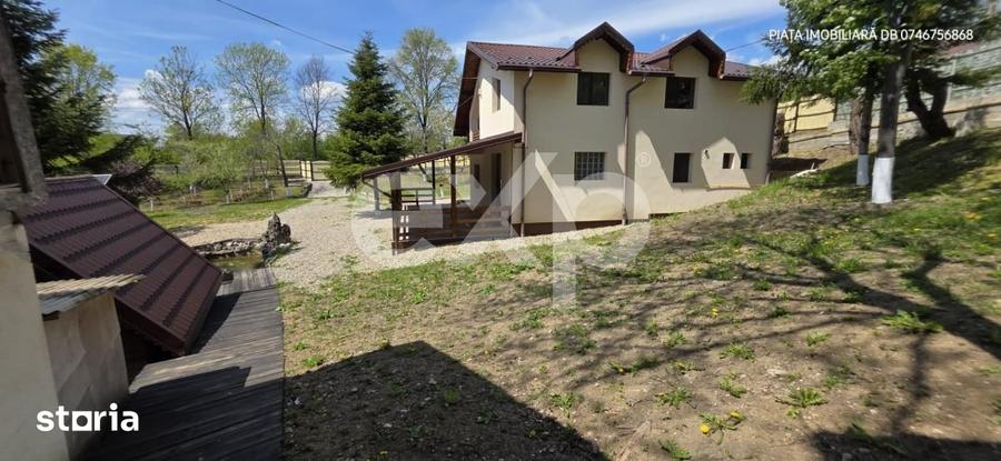 Casă cu 5 camere cu Teren 1438 Mp în Răzvad