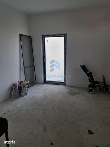 Casă cu 2 camere cu Teren 1700 Mp în Călugăreni