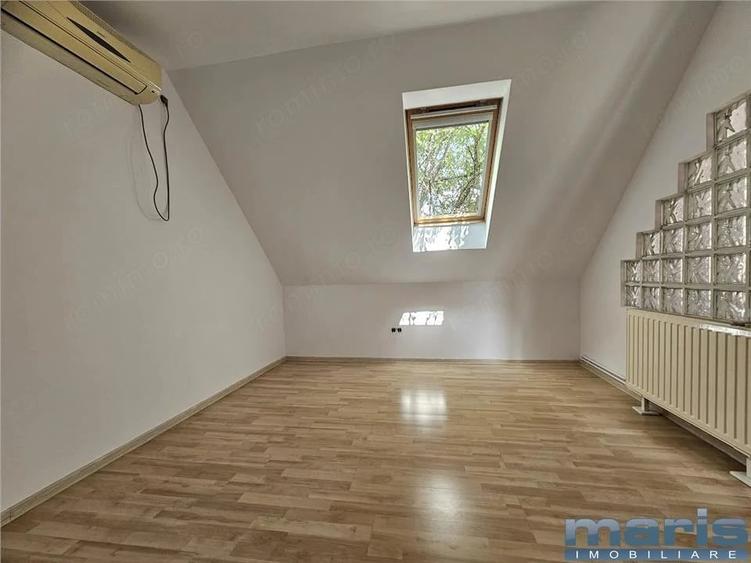 Casă cu 4 camere cu Teren 130 Mp în Central