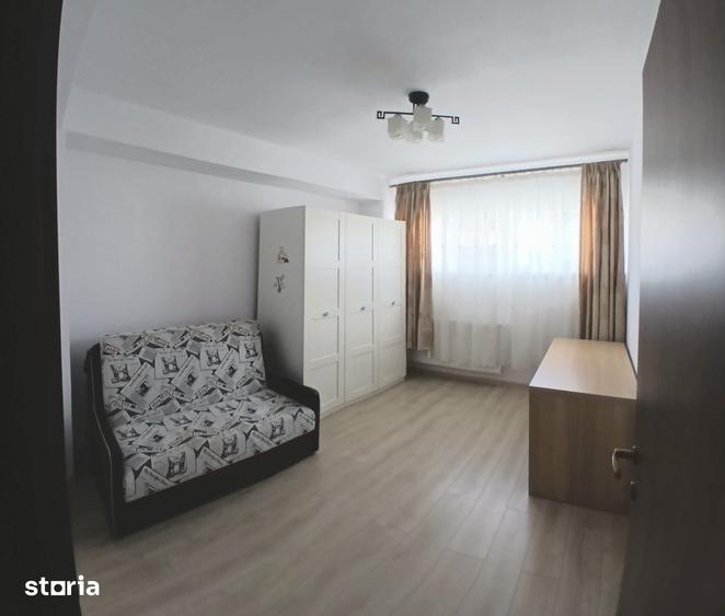 Apartament cu 3 camere decomandat în Turnișor