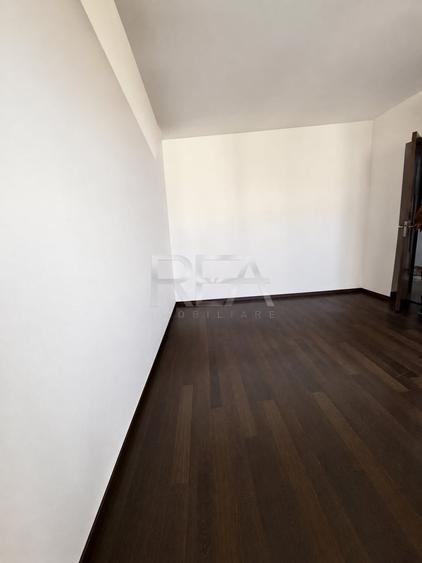Apartament cu 3 camere decomandat, mobilat în Drumul Taberei