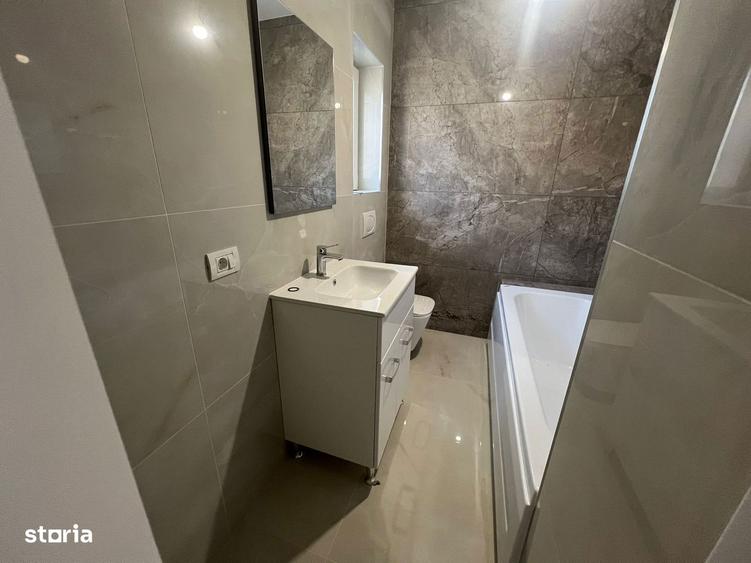 Casă cu 3 camere cu Canalizare în Sânandrei