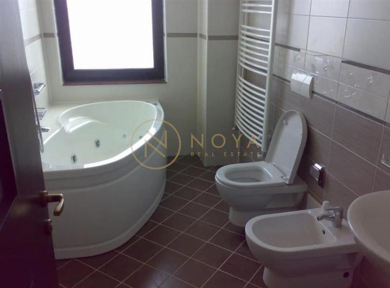 Apartament cu 3 camere decomandat, mobilat în Iancu Nicolae