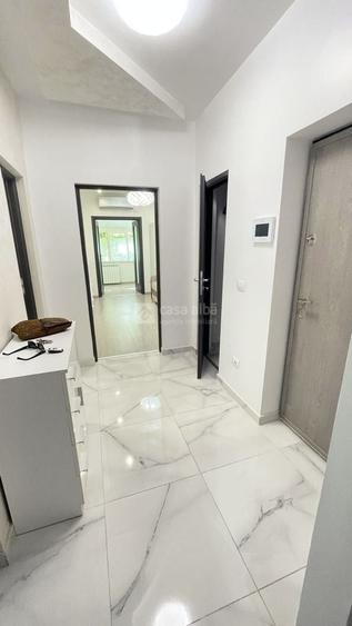 Apartament cu 2 camere decomandat, mobilat în Central