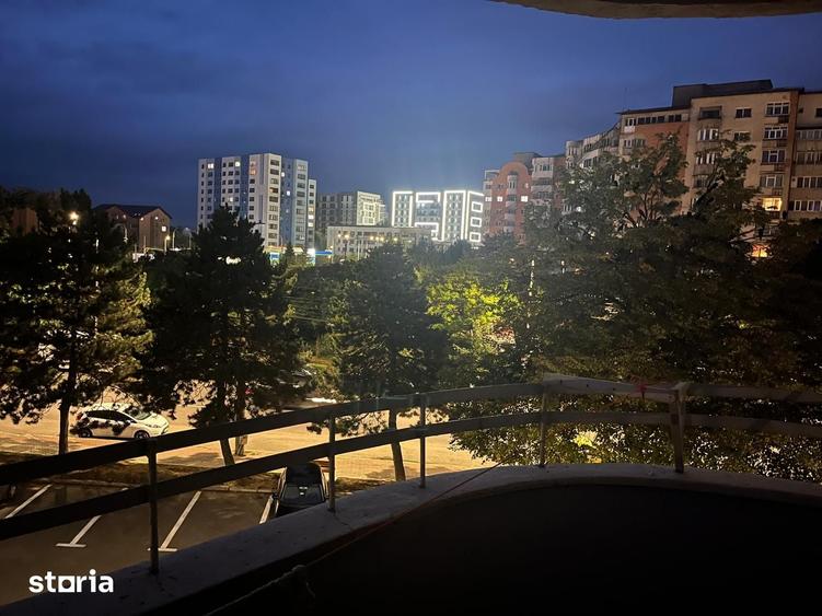 Apartament cu 3 camere decomandat în Central