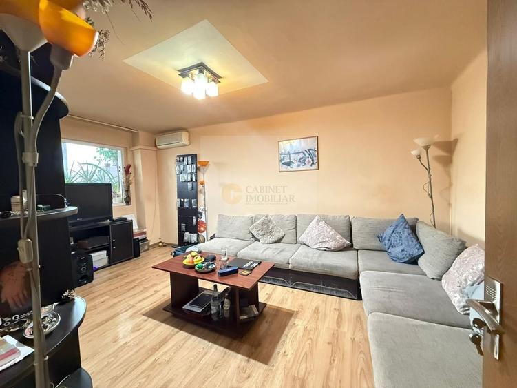 Apartament cu 3 camere decomandat, mobilat în Titulescu