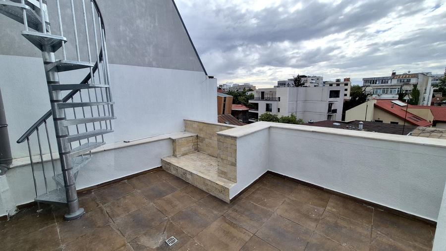 Apartament cu 2 camere semidecomandat în Polonă