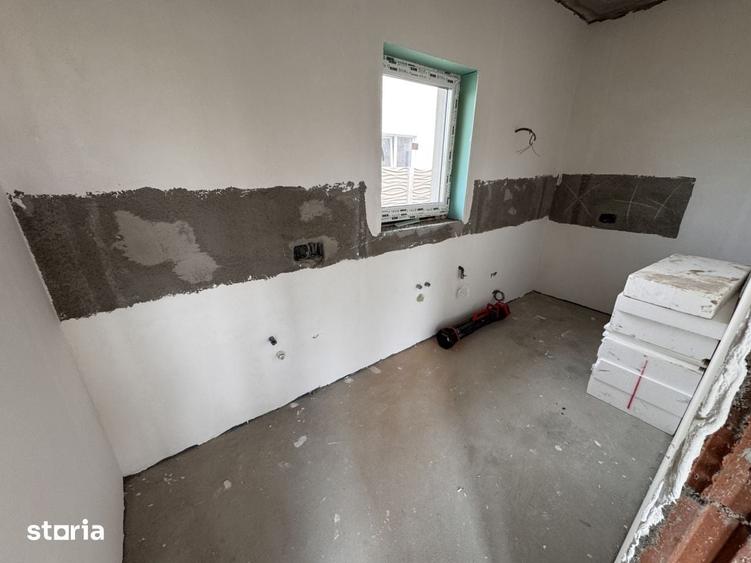 Casă cu 3 camere cu Teren 380 Mp în Moșnița Nouă