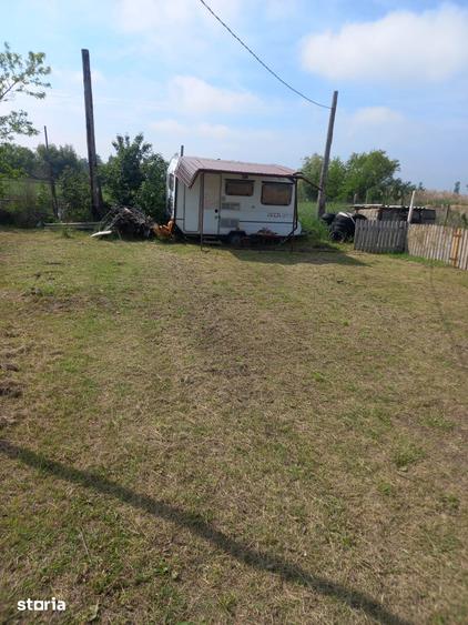 Casă cu 3 camere cu Teren 9300 Mp în Ziduri