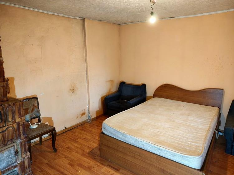 Casă cu 3 camere cu Teren 1685 Mp în Valter Mărăcineanu