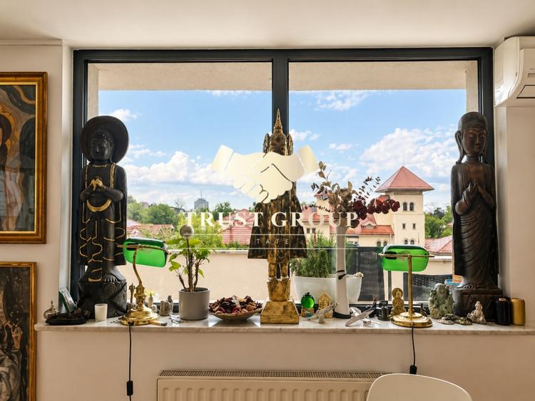 Apartament cu 5 camere decomandat în Aviatorilor