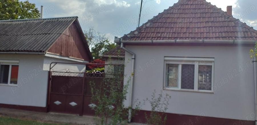Casă cu 2 camere cu Teren 1939 Mp în Ghioroc