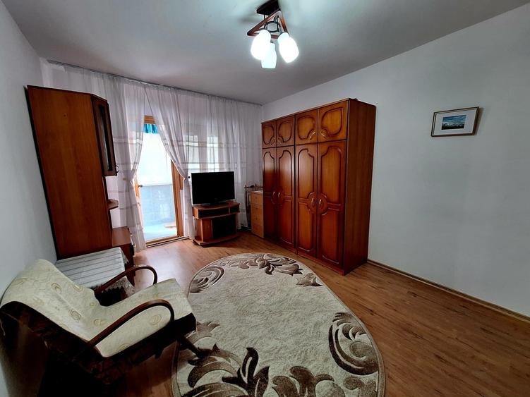 Garsonieră decomandată în Central
