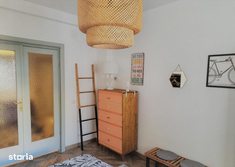 Apartament cu 2 camere semidecomandat în Centrul Istoric