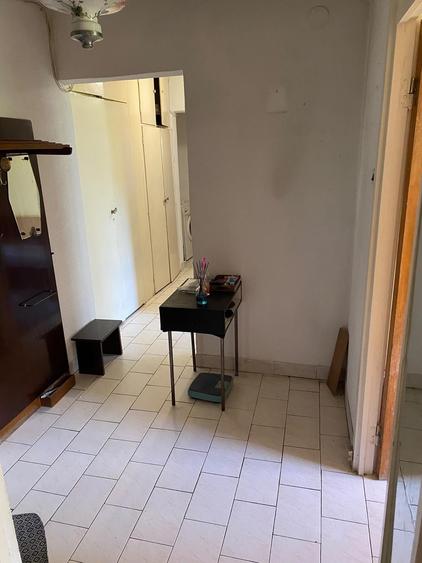 Apartament cu 3 camere decomandat în Drumul Taberei