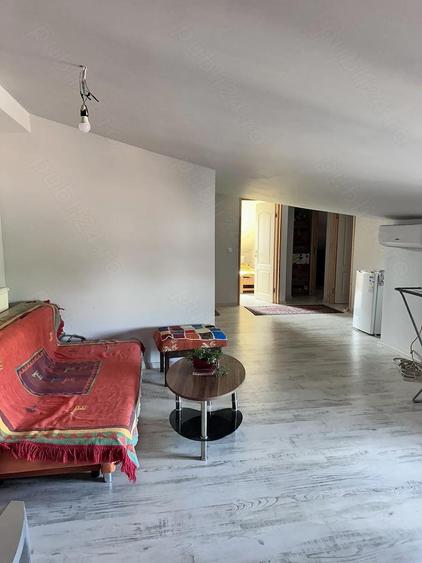 Apartament cu 3 camere decomandat în Iosia