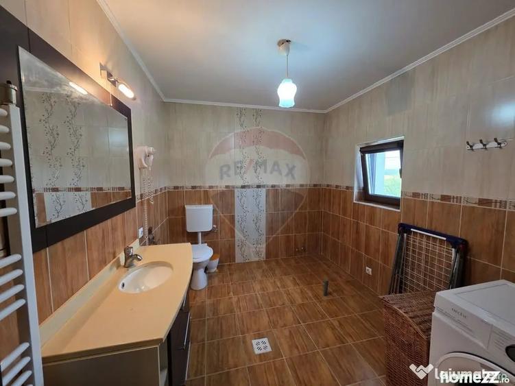 Casă cu 4 camere cu Teren 680 Mp în Spătaru
