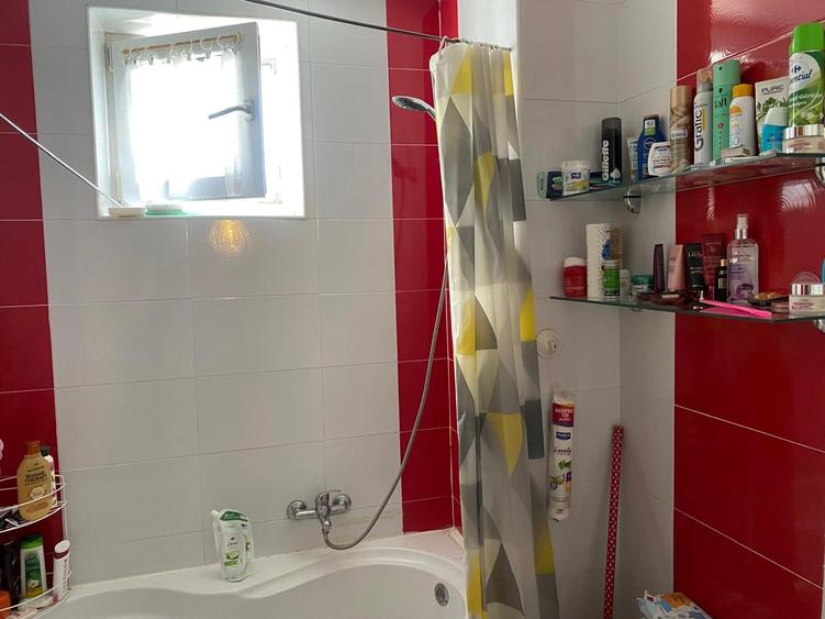 Apartament cu 3 camere decomandat în Ștrand