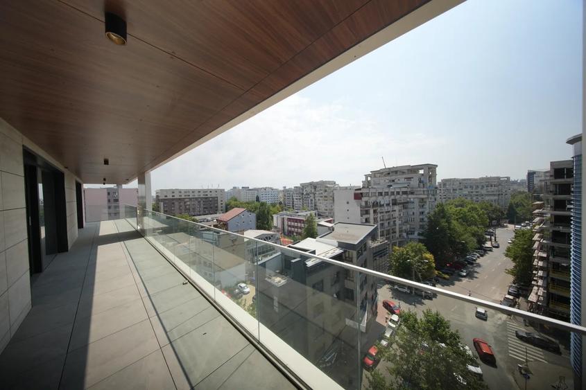 Apartament cu 4 camere decomandat în Unirii
