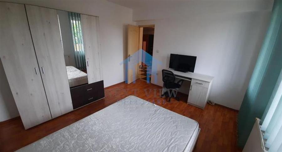 Apartament cu 3 camere decomandat în Zorilor