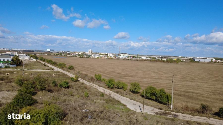 Teren de 33500 mp, în Central