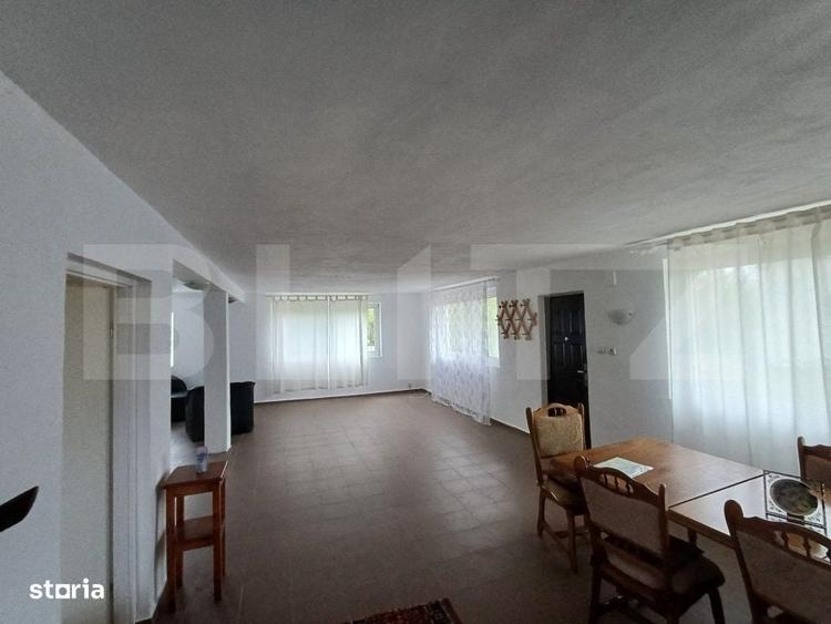 Casă cu 4 camere în Sănătești