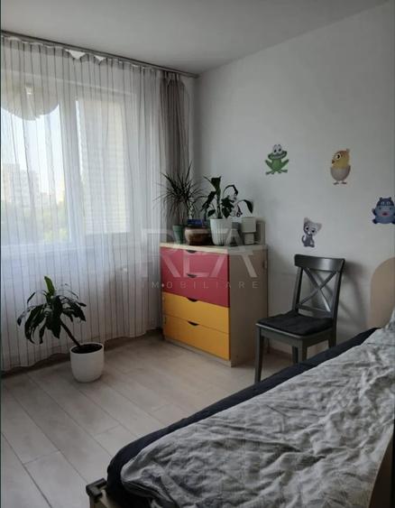 Apartament cu 3 camere decomandat, mobilat în Drumul Taberei