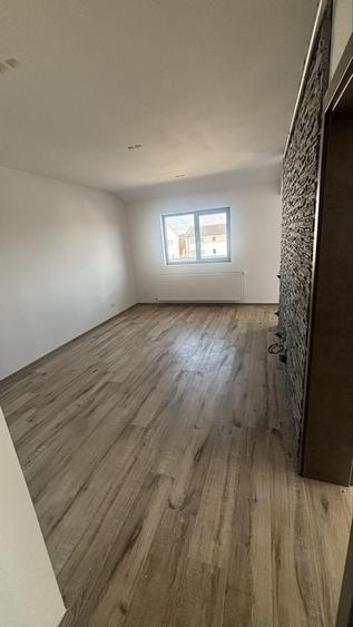 Apartament cu 2 camere decomandat în Preajba