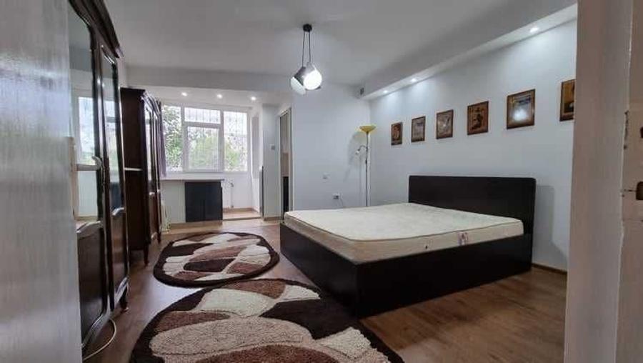 Garsonieră decomandată în Gării