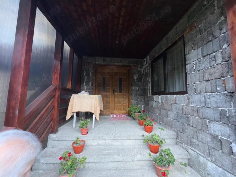 Casă cu 2 camere cu Teren 920 Mp în Dragoslavele