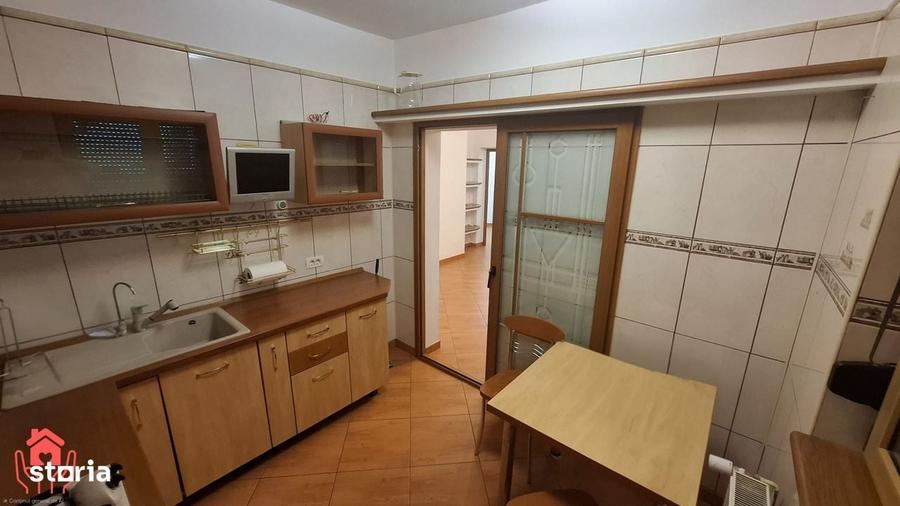 Apartament cu 4 camere în Gara de Nord