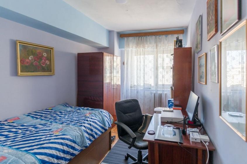 Apartament cu 4 camere decomandat, mobilat în Centru Civic