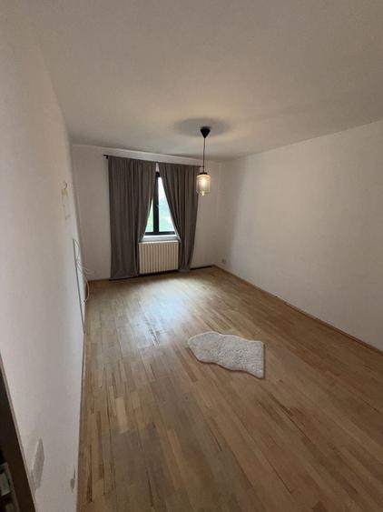 Apartament cu 4 camere decomandat în Crângași