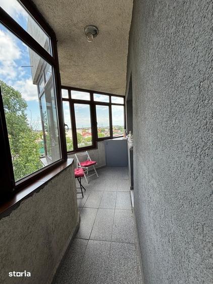 Apartament cu 3 camere în Apărătorii Patriei