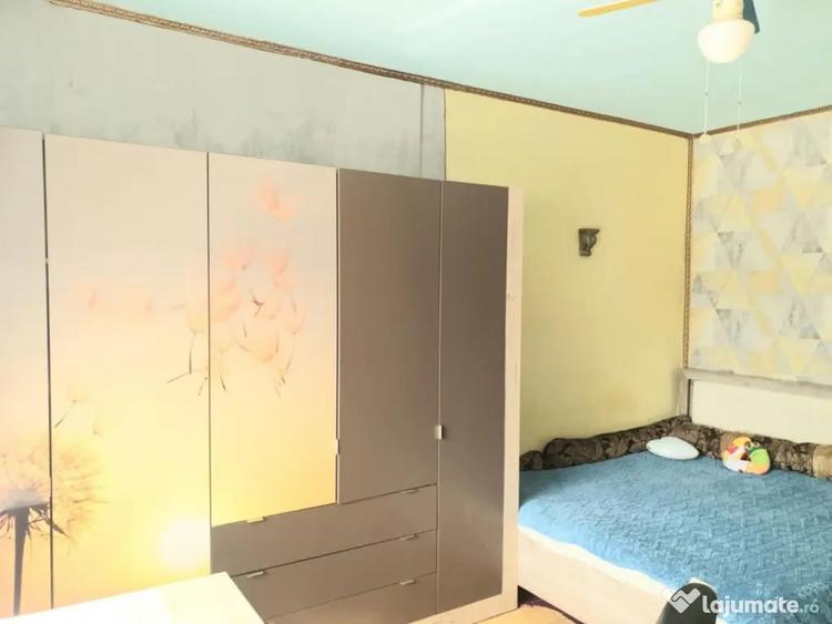 Apartament cu 3 camere decomandat în Zorilor