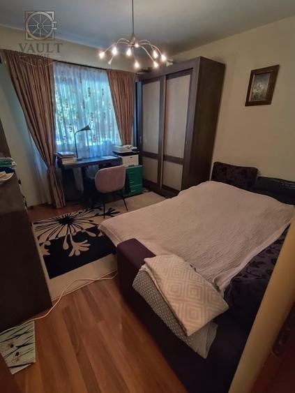 Apartament cu 4 camere semidecomandat, mobilat în Sebastian