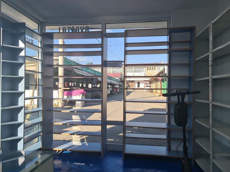 Spațiu comercial, de 12 mp, în Petros