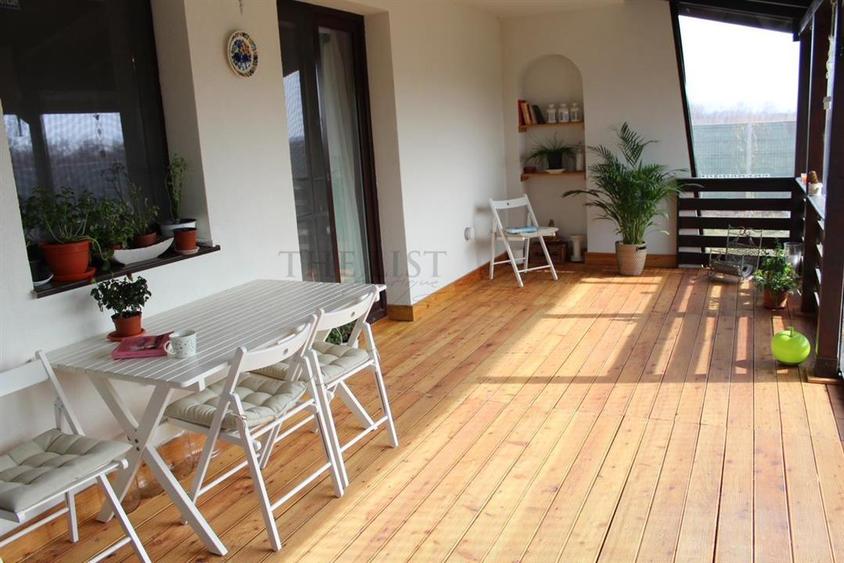 Casă individuală cu 6 camere cu Canalizare în Lucianca