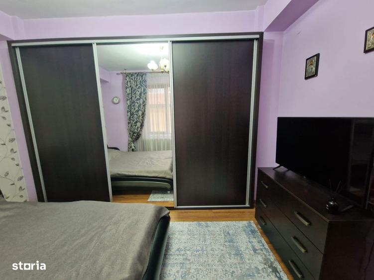 Casă cu 6 camere cu Canalizare în Calea Severinului