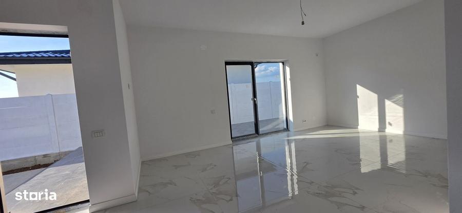 Casă cu 4 camere în Clinceni