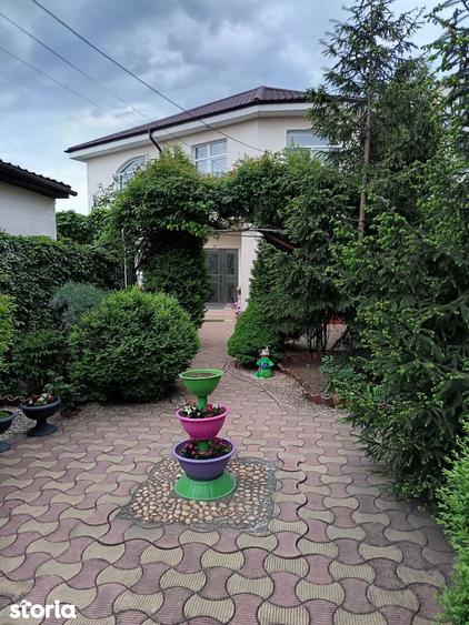 Casă cu 5 camere cu Teren 365 Mp în Zona Industrială