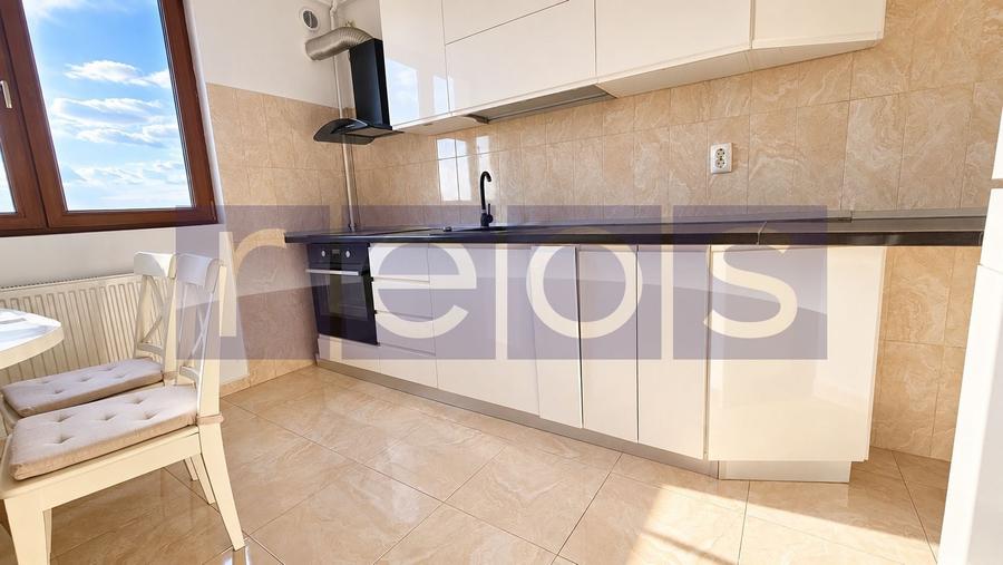Apartament cu 2 camere decomandat, mobilat în Central