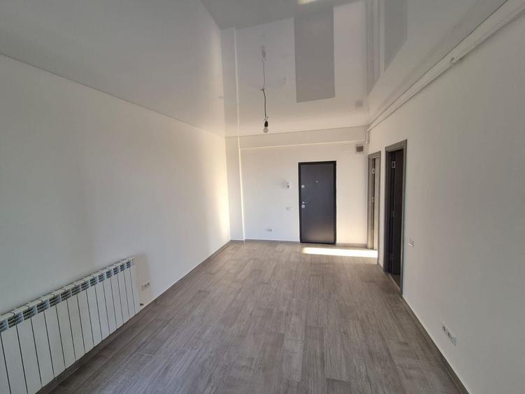 Apartament cu 3 camere semidecomandat în Km 5