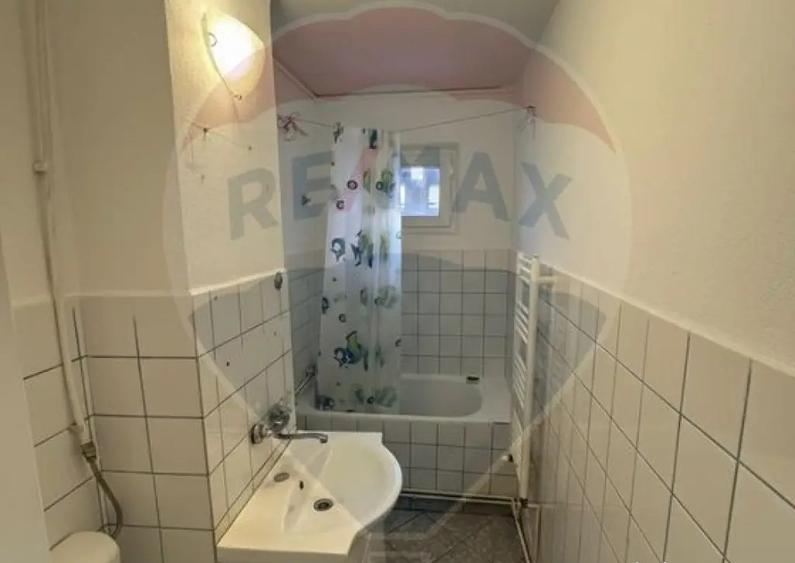 Apartament cu 2 camere semidecomandat, mobilat în Florești