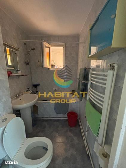Apartament cu 3 camere semidecomandat în Berceni