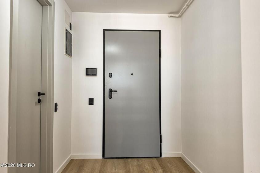 Apartament cu 3 camere semidecomandat în Torontalului