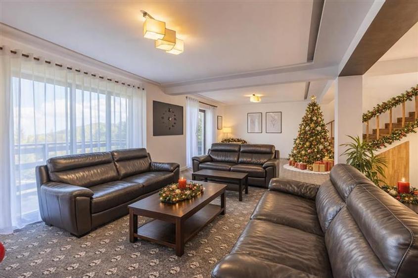 Spațiu comercial, de 400 mp, în Bran